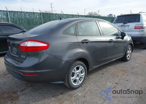 2015 Ford Fiesta Se z USA, uszkodzony, nr VIN 3FADP4BJ5FM114808